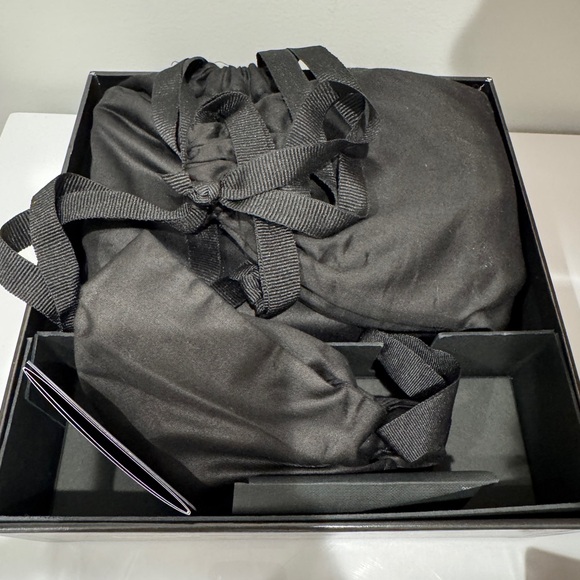 Dolce And Gabbana Devotion Purse - Picture 4 of 7